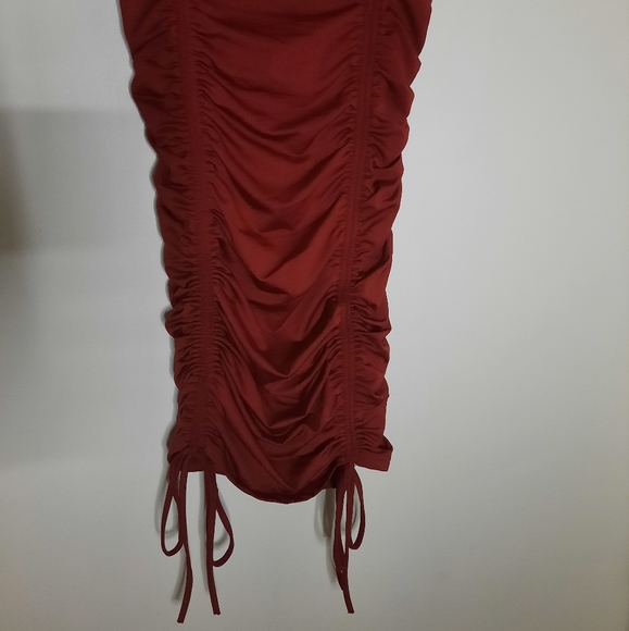 LAGSHIAN Wine Red Ruched Drawstring Bodycon Dress - Picture 5 of 6